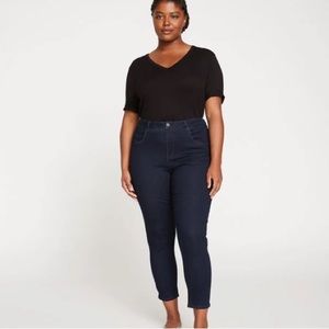 Universal Standard Dark Wash High Rise Straight Skinny Jeans